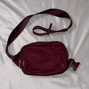 Lululemon Blet Bag 2L